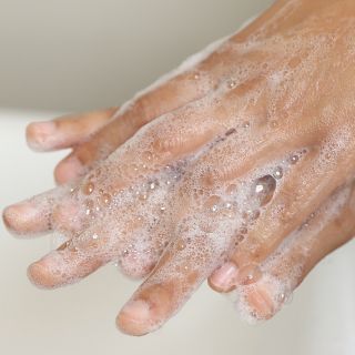 Zapobiega nawrotom infekcji